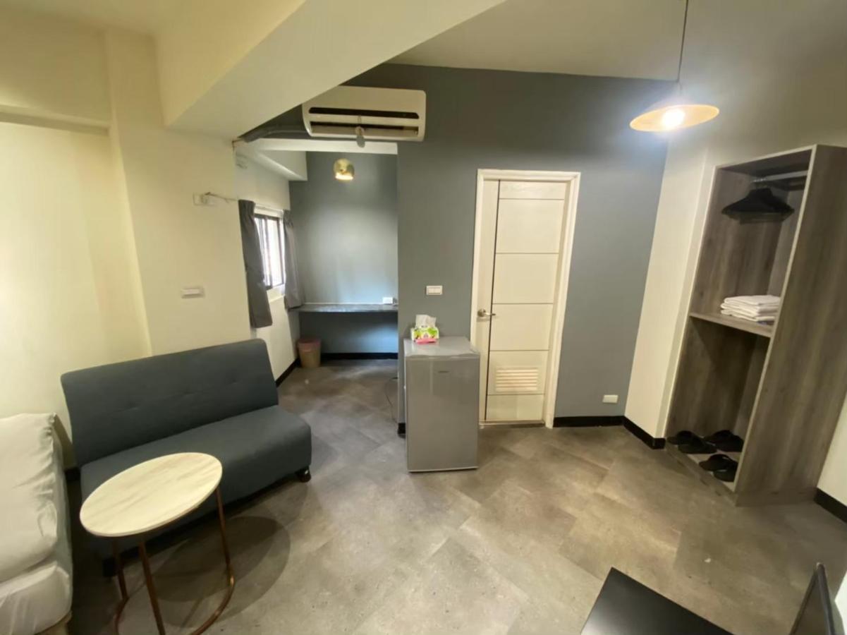 Fengjia Gift Box Homestay Tchaj-čung Exteriér fotografie