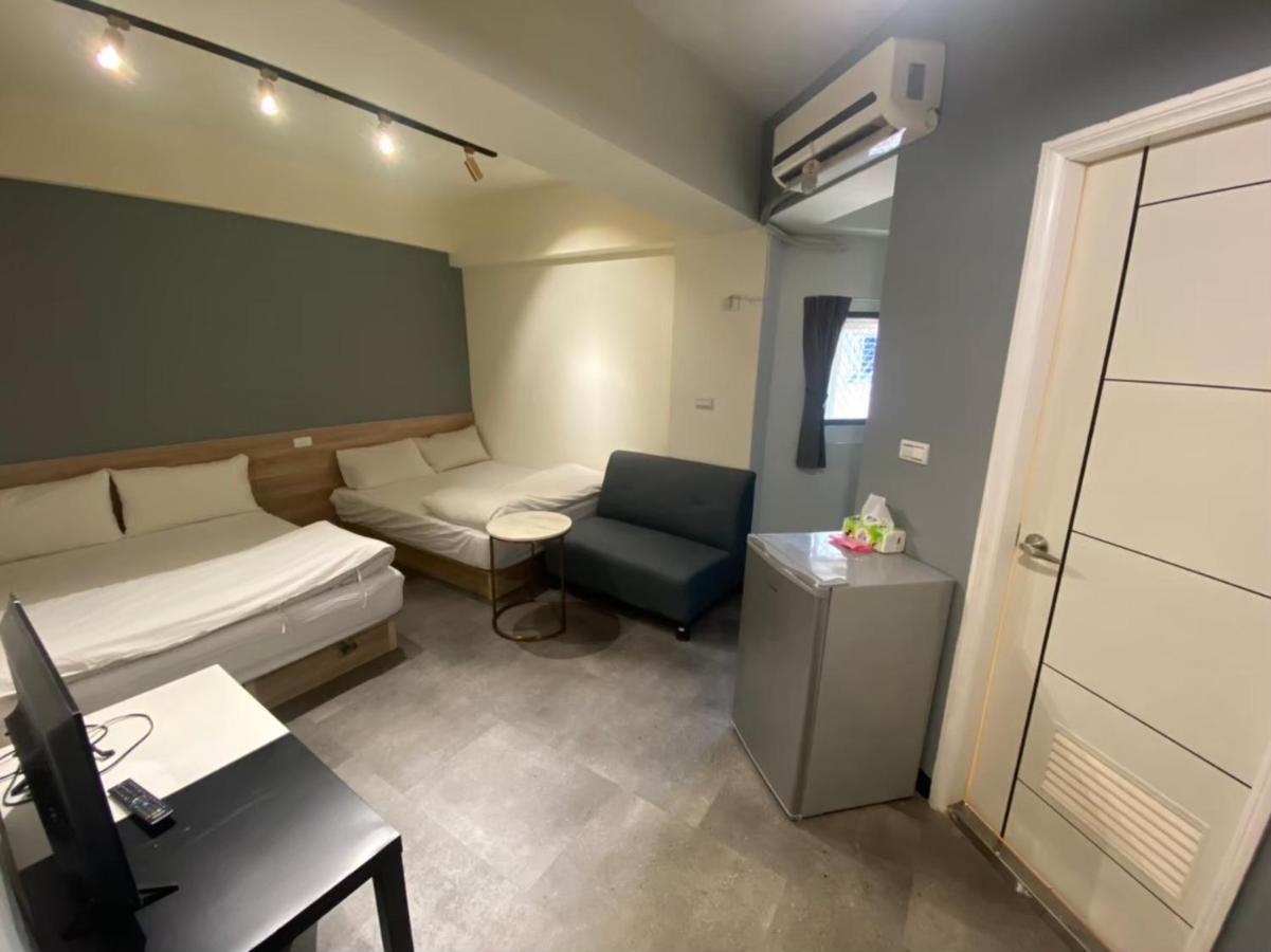 Fengjia Gift Box Homestay Tchaj-čung Exteriér fotografie