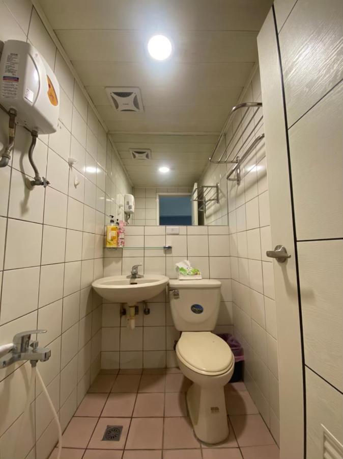 Fengjia Gift Box Homestay Tchaj-čung Exteriér fotografie