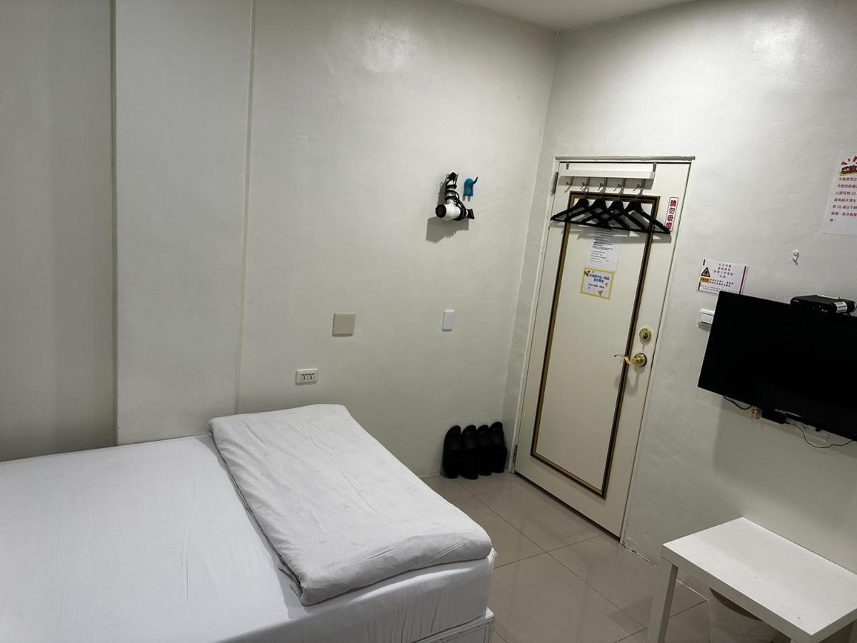 Fengjia Gift Box Homestay Tchaj-čung Exteriér fotografie