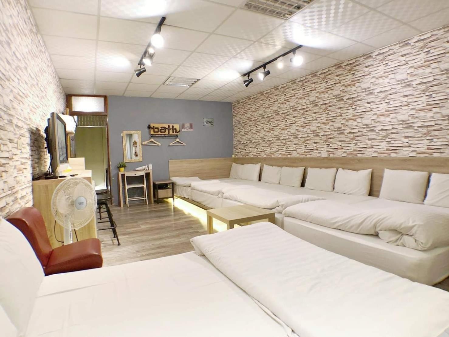 Fengjia Gift Box Homestay Tchaj-čung Exteriér fotografie